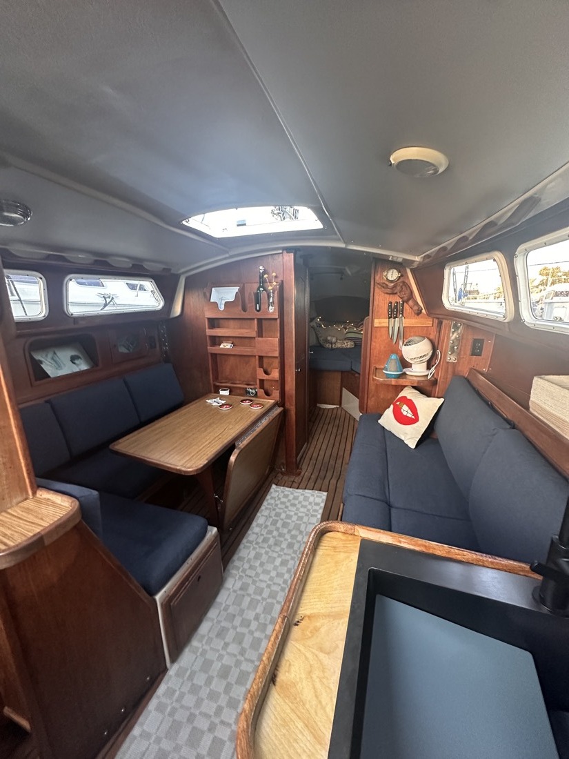 Moondawg’s salon looking toward the forward cabin